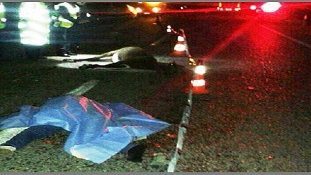 MOTOSİKLETLE EŞEĞE ÇARPTILAR  - 1 ÖLÜ-