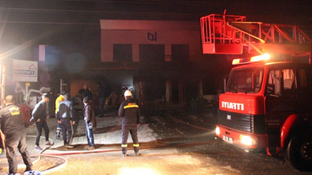 YAPI MARKET CAYIR CAYIR YANDI...