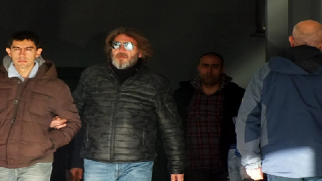 ASKERİ GEMİNİN KOMUTANI GÖZALTINA ALINDI...