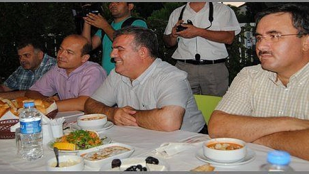  KAYMAKAM YURT ÖĞRENCİLERİ İLE İFTARDA BULUŞTU