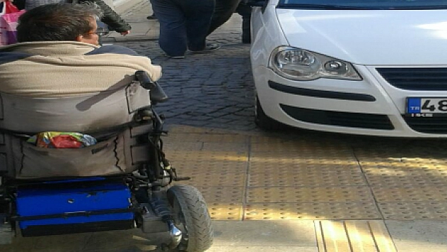 MİLAS'TA ENGELLİLERE BÜYÜK AYIP...