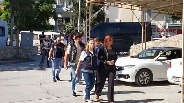6 ilde dolandırıcılık operasyonunda gözaltına alınan şüpheliler adliyeye sevk edildi
