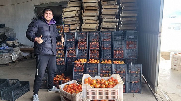 AFET BÖLGESİNE 40 KASA DOMATES