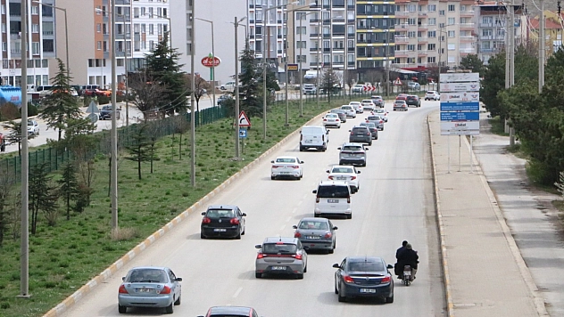 Afyonkarahisar - Antalya kara yolunda bayram yoğunluğu