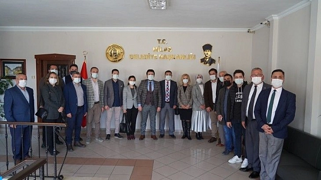 Akp İlçe Yönetiminden Başkan Tokat'a ziyaret