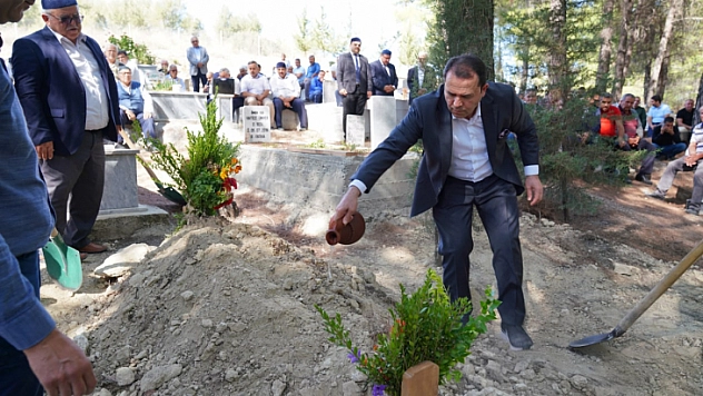 BAŞKAN OTGÖZ, CENAZE TÖRENİNE KATILDI