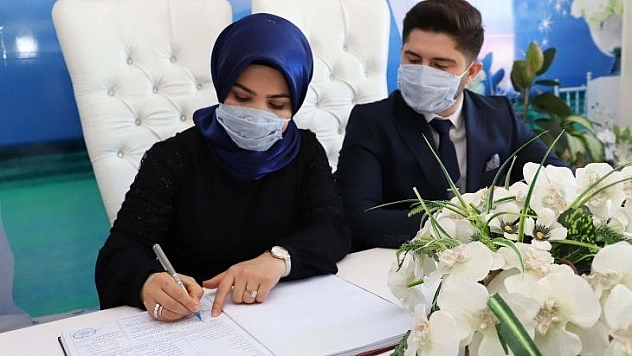 Başkan Otgöz, Sosyal Mesafeli Nikah Kıydı
