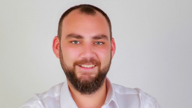 ÇETİN, '' GENÇLERİN SESİ OLMAK İÇİN GELİYORUM''