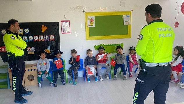 Polis haftası çocuklarla beraber kutlandı