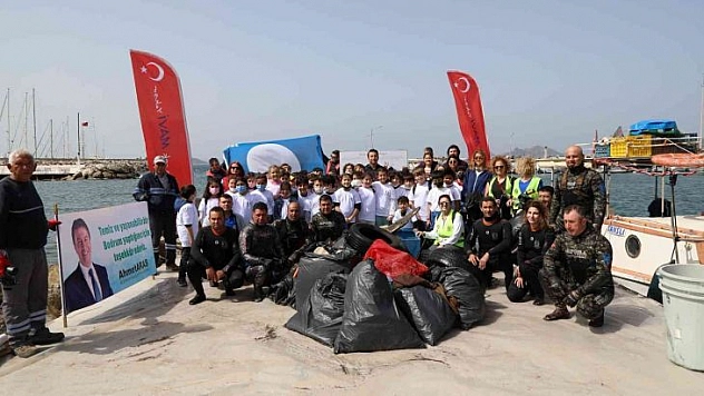 Deniz'in dibinden 2 saatte 192 kilogram çöp çıktı