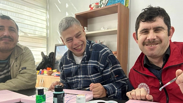 Engelli bireyler kültür sanat çalışmalarına katılıyor
