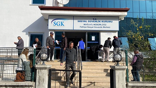 EYT'Lİ VATANDAŞ, 'ÇOK BEKLEDİK, MUTLUYUZ' 