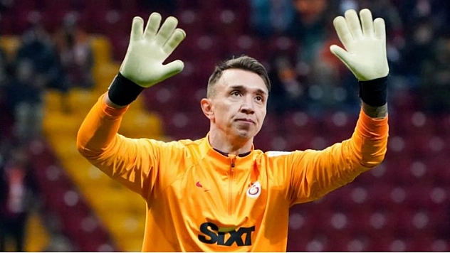 Fernando Muslera 5. kez 'dalya' diyecek