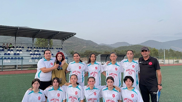 Fethiye'nin Kadın Futbol Takımı Çalışmalarını Sürdürüyor