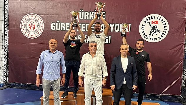 Fethiye'ye 2 altın, 2 bronz madalya ile döndüler 