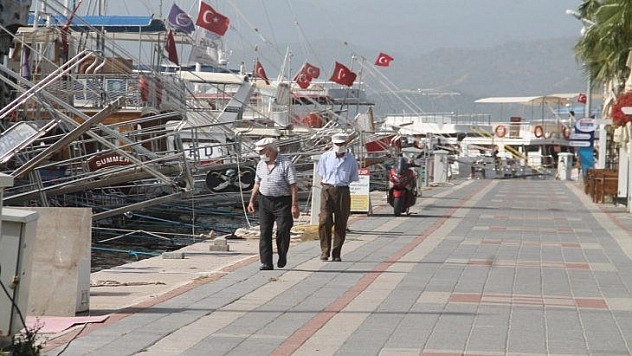Fethiye'de Yaşlılar İkinci Kez Sokağa Çıktı
