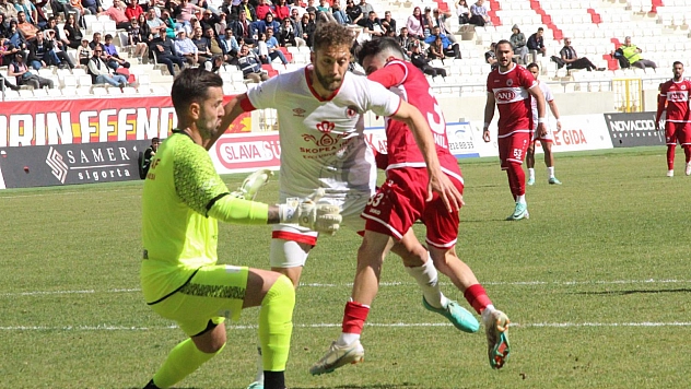 Fethiyespor 1 puana razı oldu Karaman FK: 1 Fethiyespor: 1