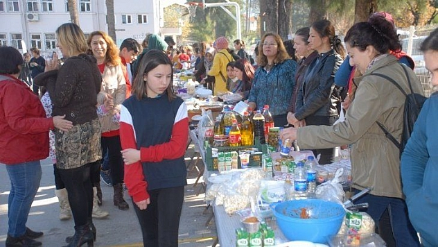 Gazi Ortaokulu'nda Kermes Coşkusu 