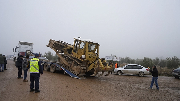 Gaziantep'te düşen helikopterin enkazını kaldırma çalışmaları devam ediyor