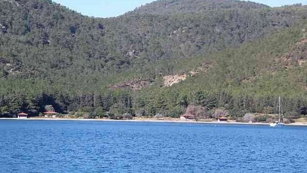 Göcek'te koylardaki kaçak yapılaşma yerinde incelendi