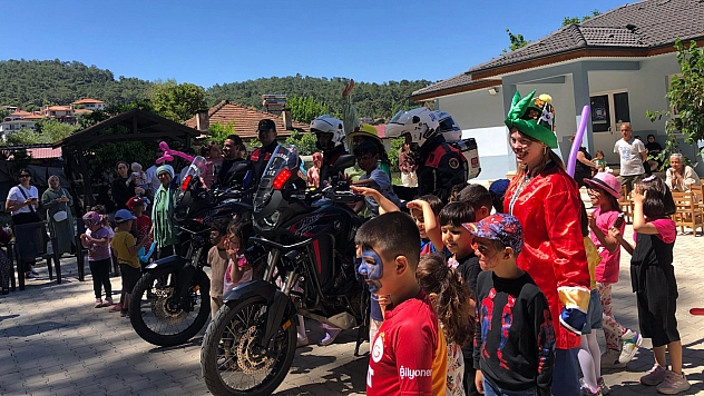 Gönüllü gençler Gençlik Haftası'nda  lavanta ekti