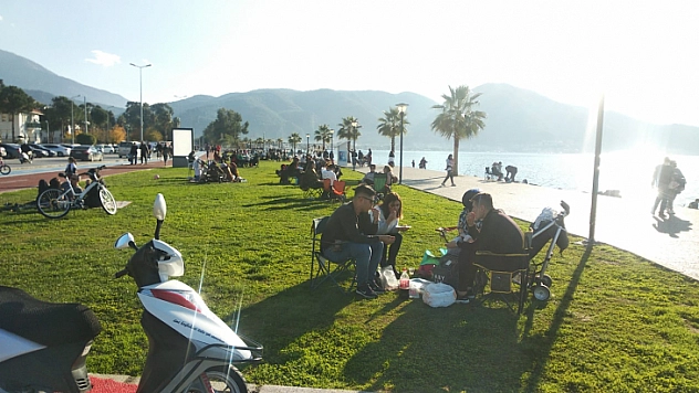 Güzel hava ördeklere yaradı