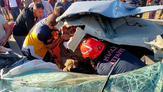 HAL KAVŞAĞINDA FECİ KAZA