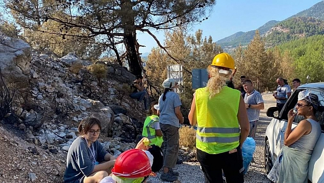 Hayvan Kurtarma Ekibi geride kalmış canlara el uzatıyor