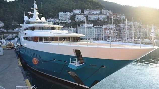 Hintli Milyarderin yüzen sarayı 2 milyon tl'lik yakıt aldı