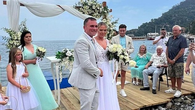 İngiliz çift davullu zurnalı gelin aldı