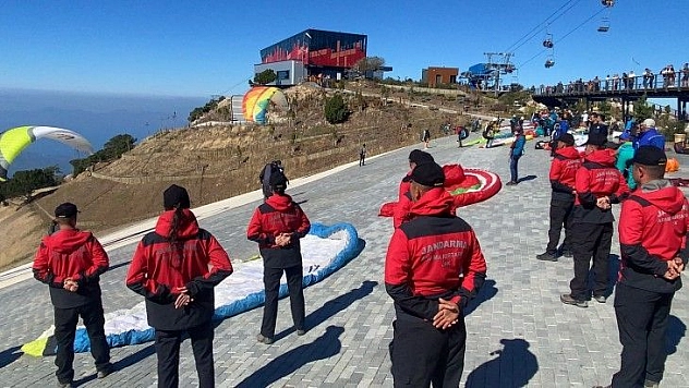 Jandarma hava oyunlarındaki kazalara anında müdahale ediyor