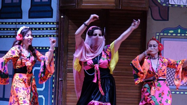 'KANLI NİGAR' FETHİYE'DE SAHNELENDİ