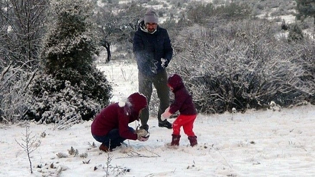 Kar gören Muğlalılar Yılanlı dağına çıktı