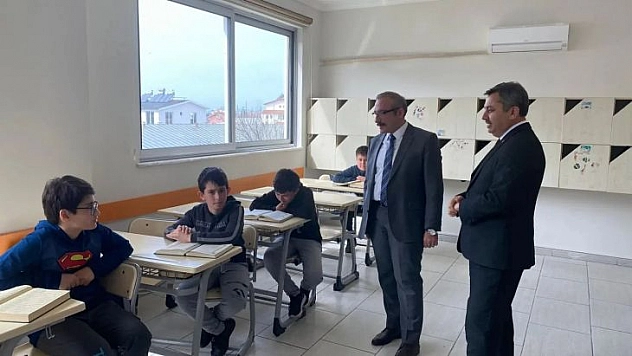 Kaymakam Karaman, 15 Temmuz Şehitleri Kur'an Kursu'nu ziyaret etti 