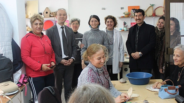 Kaymakam Maslak Halk Eğitim Merkezi'ndeki çalışmaları inceledi