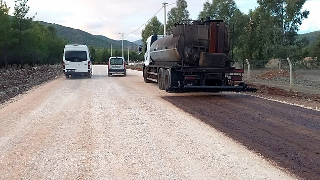 Kırsal mahallelerde yol çalışmaları tamamlandı