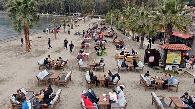 Kısıtlama kalktı, vatandaş sahillere akın etti