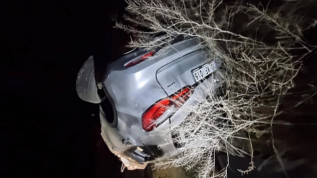 Kontrolden çıkan otomobil şarampole devrildi: 2 ölü, 1 ağır yaralı