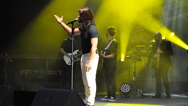 KORAY AVCI KONSERİNE AKIN OLDU