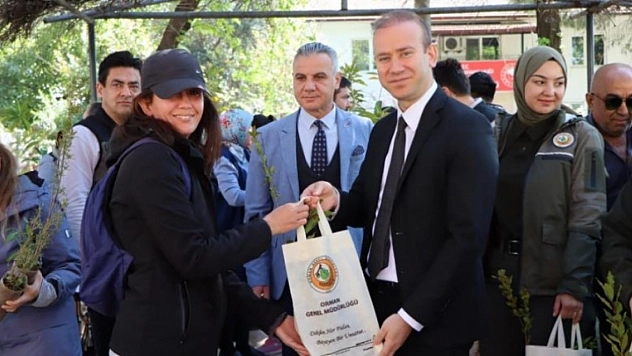 Köyceğiz'de fidan dağıtımı ve dikimi yapıldı