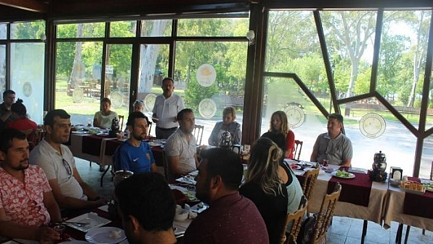 Köyceğiz'de turnuvaya katılan öğretmenlere kahvaltı düzenlendi