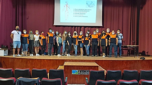 Mahalle afet gönüllülerine ilk yardım eğitimi verildi