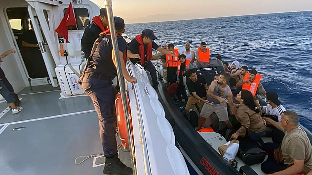 Marmaris açıklarında 2 göçmen kaçakçısı yakalandı