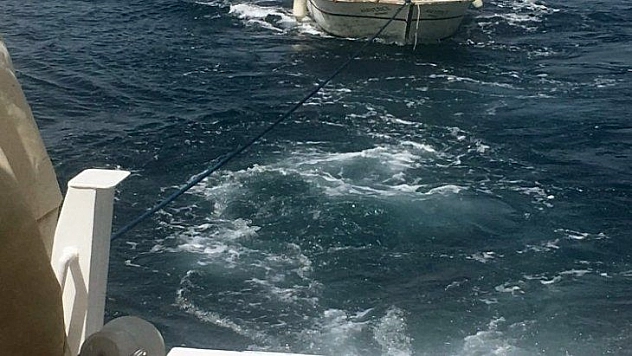 Motoru arızalanan balıkçı teknesi kurtarıldı