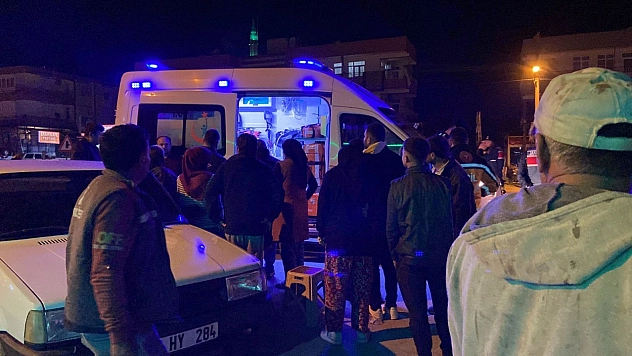 Motosikletle hafif ticari araç çarpıştı: 1 yaralı