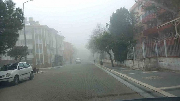 MUĞLA'DA SİS NEDENİYLE GÖRÜŞ MESAFESİ 5 METREYE DÜŞTÜ