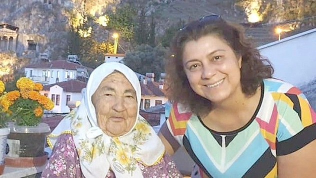 Muhtar Taşar, 'Anneler baş tacıdır'