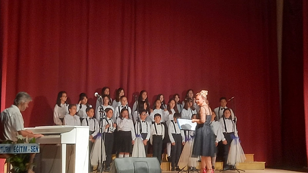 Ortaokul öğrencilerinden film müzikleri konseri