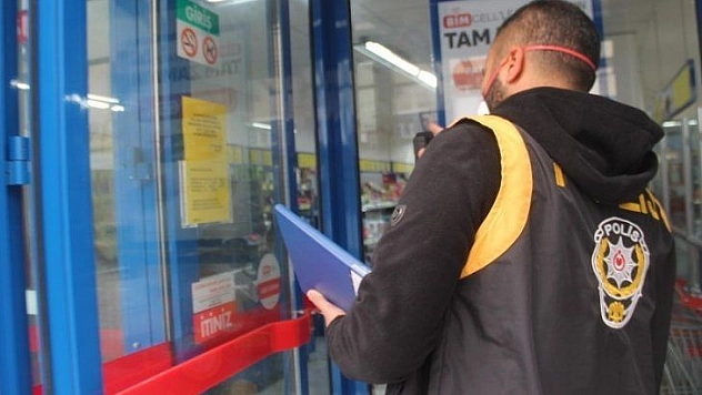 Polis ekipleri marketleri denetledi