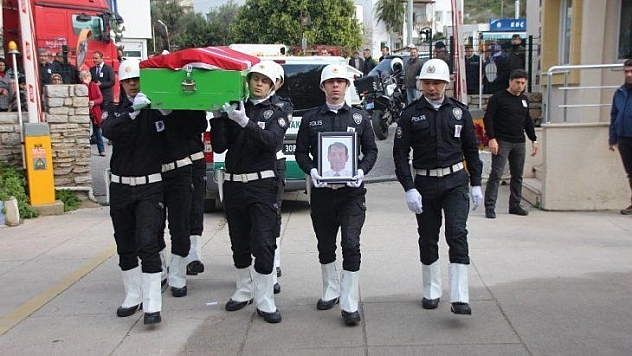 Polis memuru son görev yerinden son yolculuğuna uğurladı
